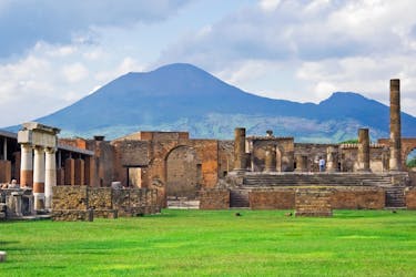Visita audioguiada de día completo al Vesubio y Pompeya desde Nápoles